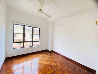 CHEAP REFURBISH Three Storey TOWNHOUSE Prima Court Ampang UPPER UNIT
