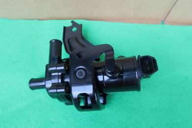 TOYOTA PRUIS WATER PUMp