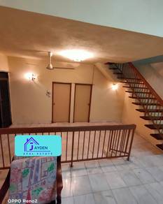 For Sale: Spacious Landed Home in Island Glades