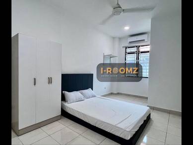 Bandar Puteri Klang Middle Room For Rent Double Storey Low Deposit New