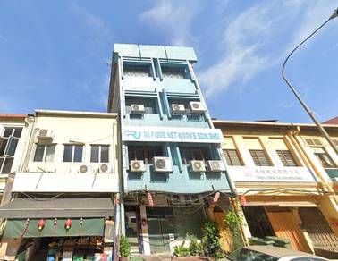 3.5-storey Shoplot Taman Salak Selatan near LRT Station & Permaisuri