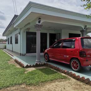 Spacious bungalow house