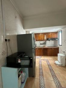 Female Rooms Vista Komanwel For Rent