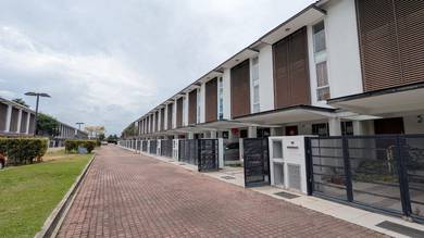 Melaka Laman Klebang 2.5 Storey Gated Good Condition Furnished