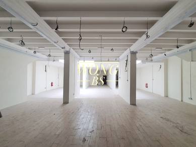 FACING MAIN ROAD! 2.5-Storey Commercial Shop, 5922 sqft, George Town