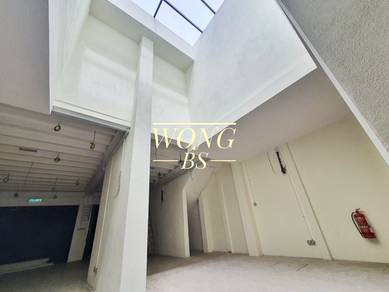 FACING MAIN ROAD! 2.5-Storey Commercial Shop, 5922 sqft, George Town