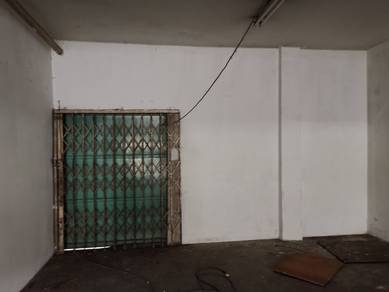 1.5 storey shop (walking distance to MRT station)