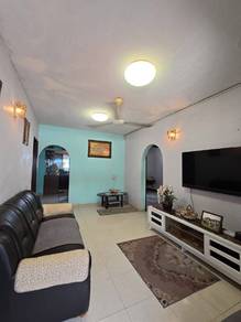 Jalan Tengah