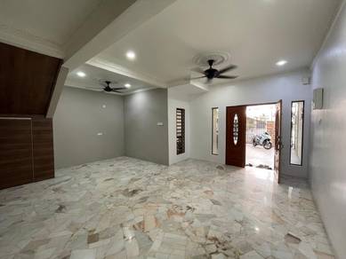 Double storey at taman taufik park for sale