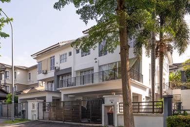 RENOVATED 2.5 Storey Semi Detached Saujana Villa Kajang Endlot