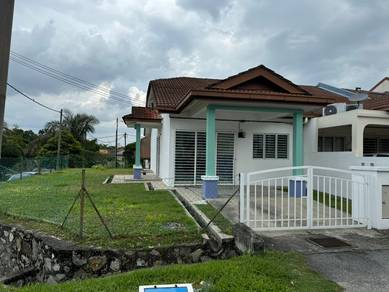 Taman Puncak Jalil / Seri Kembangan - Corner House for SALE