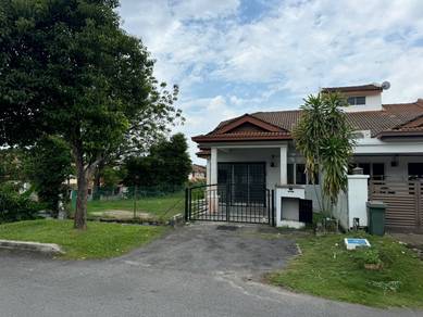 Taman Puncak Jalil / Seri Kembangan - Corner House for SALE