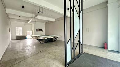 Prime 2nd Floor Office Space with LIFT, Main Road Frontage Jalan Baru