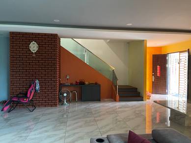 Stephen Avenue renovated 3 storey corner terraced house.