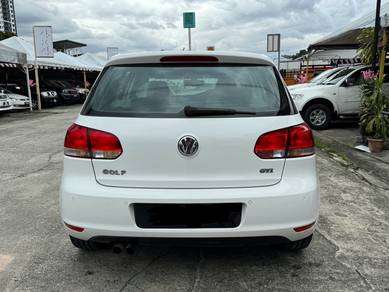 Volkswagen GOLF 1.4 (A) - FULL LOAN/ PUTIH
