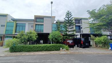 RENOVATED, Superlink 2 Storey Semi D