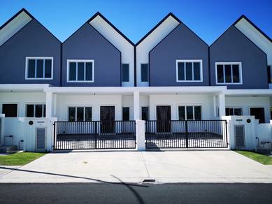 2 Storey Ebony lane Eco Forest | Fully renovated | 20 x 70 |Freehold