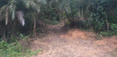 Tanah Rizab Melayu tepi jalan besar di Kuala Kangsar