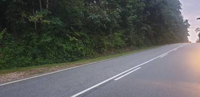 Tanah Rizab Melayu tepi jalan besar di Kuala Kangsar