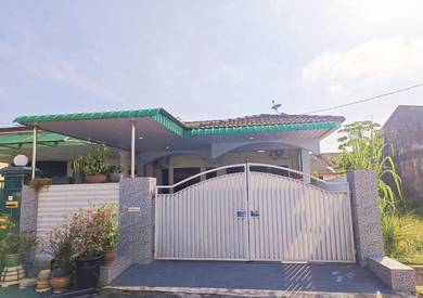 "Hot spot'' Renovated house for SALE