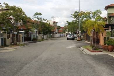 Taman Amanputra Puchong 2 Storey | fully renovated | 22 x 75 | bumi