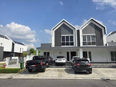 End Lot! Beautifully Renovated 2 Storey Terrace @ Eco Forest Semenyih