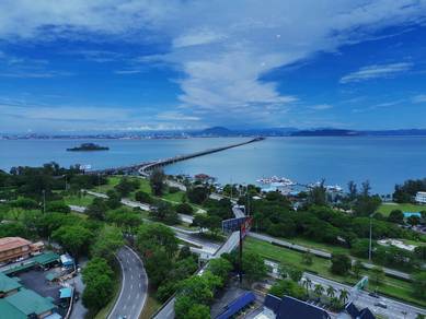 The View Condominium (Twin Towers)