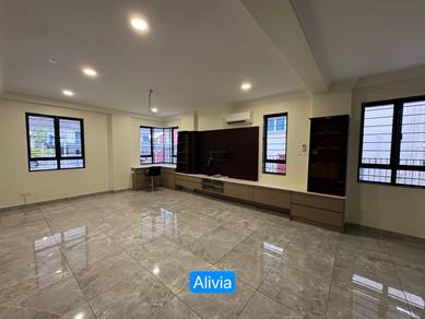 CL 999 | 3-Storey Semi-D |Newly Renovated | Damai