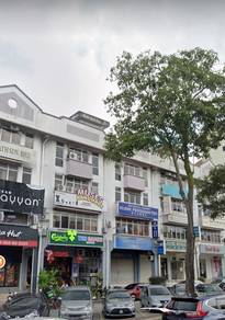 Sri Petaling Office Lot With Lift For Sale
