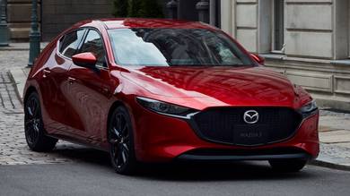 Mazda 3 1.5 HIGH PLUS