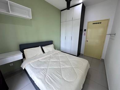 Newly Refurbished MIDDLE room (M2)|OUG Parklane
