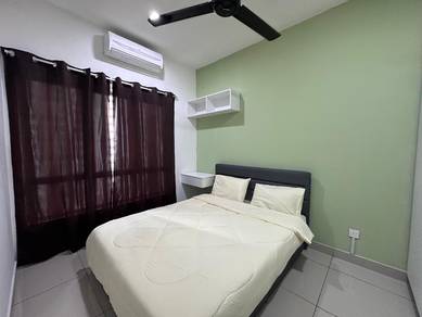 Newly Refurbished MIDDLE room (M2)|OUG Parklane