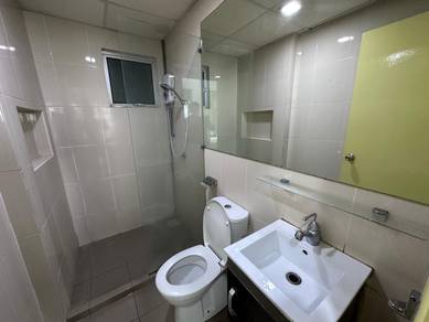 Newly Refurbished MIDDLE room (M2)|OUG Parklane