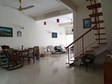 LINTANG DELIMA , 2/terrace for sale - NO spilt level , concrete flr