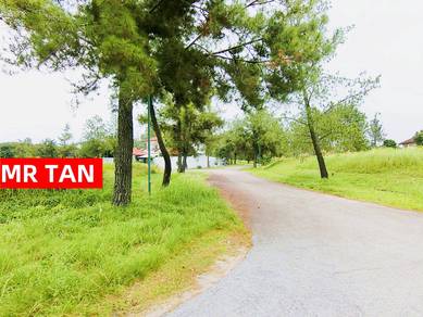 [🔥7756SF🔥] College Heights Garden Resort Mantin Pajam Bungalow Land