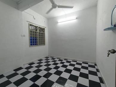 2-storey-Terraced-House-for-sale-Beranang-Selangor-3