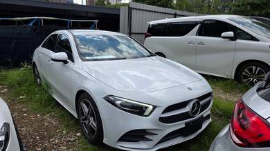 GRADE 5 2020 Mercedes Benz A180 1.3 STYLE SEDAN