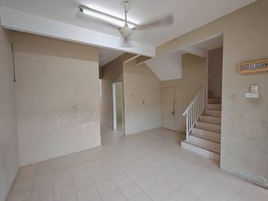 PARTLY FURNISHED 2 Storey Terrace Bandar Puteri Jaya For Rent