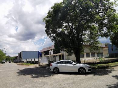 CORNER LOT 1.5 Storey Factory Sungai Tukang Industrial Area For Sale