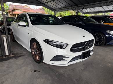 Mercedes Benz A250 2.0 AMG LINE (A)