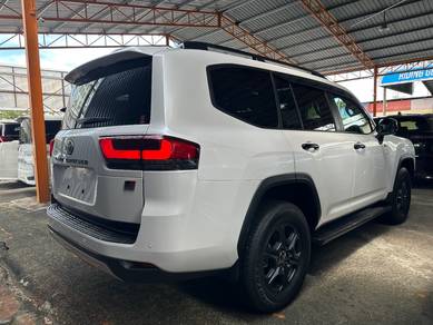 LOW MILEAGE 2023 Toyota LANDCRUISER 3.5 GR SPORT