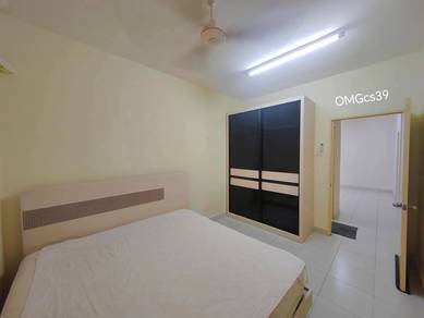 GROUND FLOOR Akasia Apartment FREEHOLD 1300SF Renovated Fully Tiles