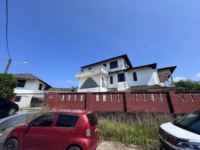 Banglo 2.5 Tingkat Kampung Pantai Kemasik, Kemaman, Terengganu