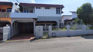 Alor Akar semi-d house fully furnished for rent.