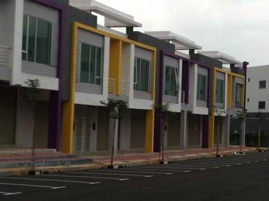 BIG Ground Floor Corner Pusat Perniagaan Putra Sentosa for Rent