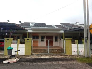 FACING PLAYGROUND | Teres Setingkat Taman Sri Bahagia Teluk Intan