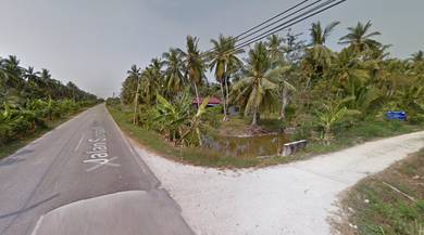 Tanah 3.5 Ekar Kampung Simpang Empat TEPI JALAN+FREEHOLD+LOKASI BAIK
