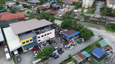 Cheap!! Shah Alam Bukit Kemuning 1.5 sty corner semi d factory 13853sf