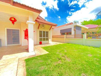Renovated single storey semi-D in s2 acacia for sale