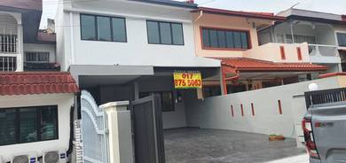 Tmn Connaught - Double Storey House for Rent